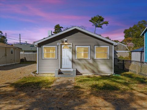 8 Charles St Wareham MA 02571