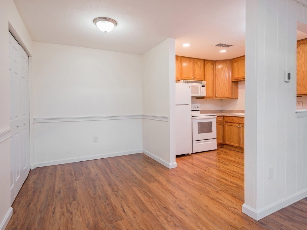 18 Williamsburg Court 1