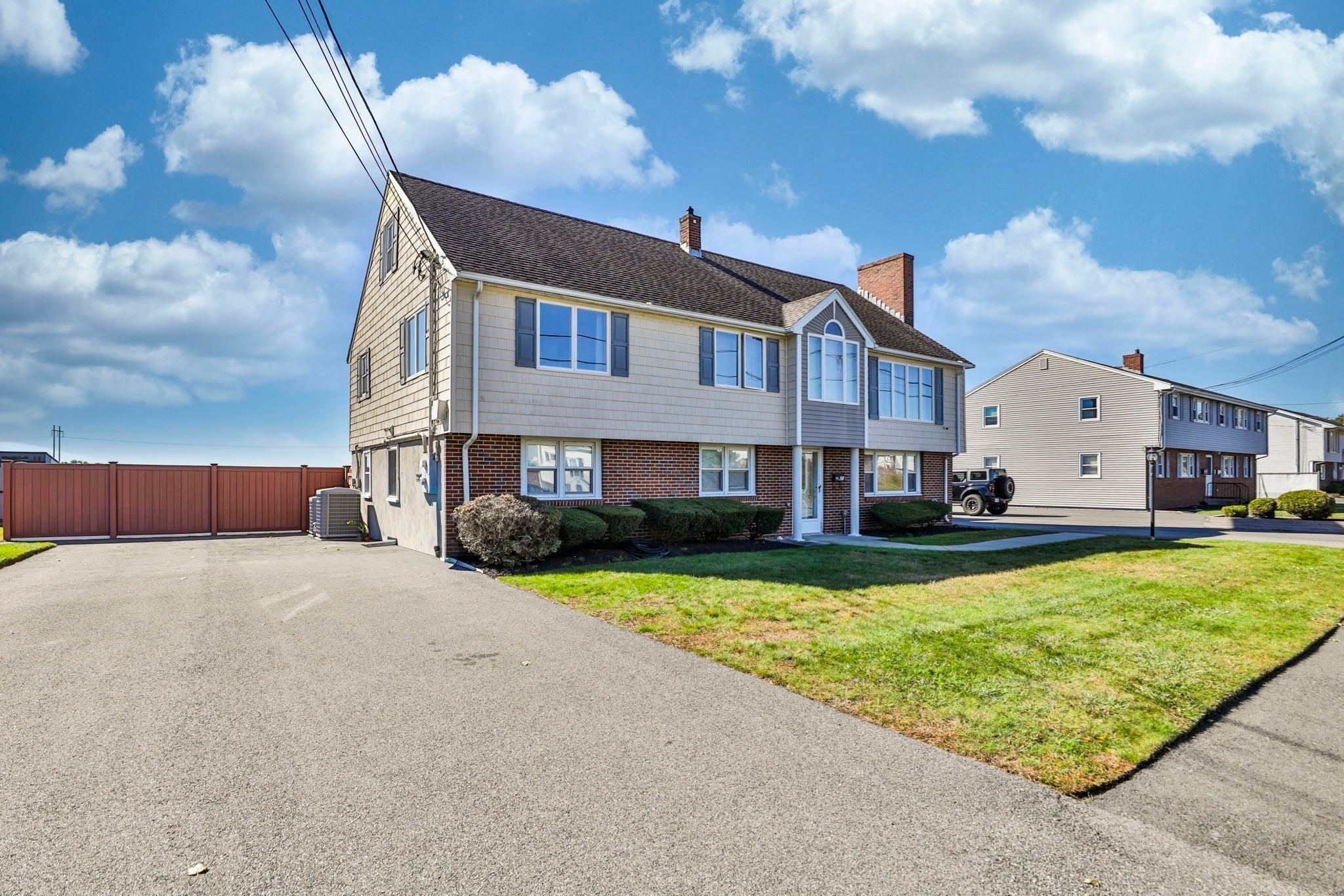25 Venice Ave