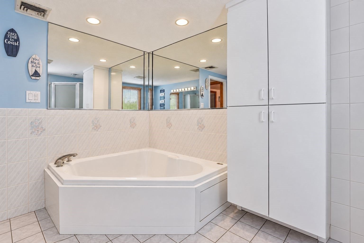 25 Venice Ave, Saugus, MA, 25 Venice Ave, Saugus, MA Photo #22