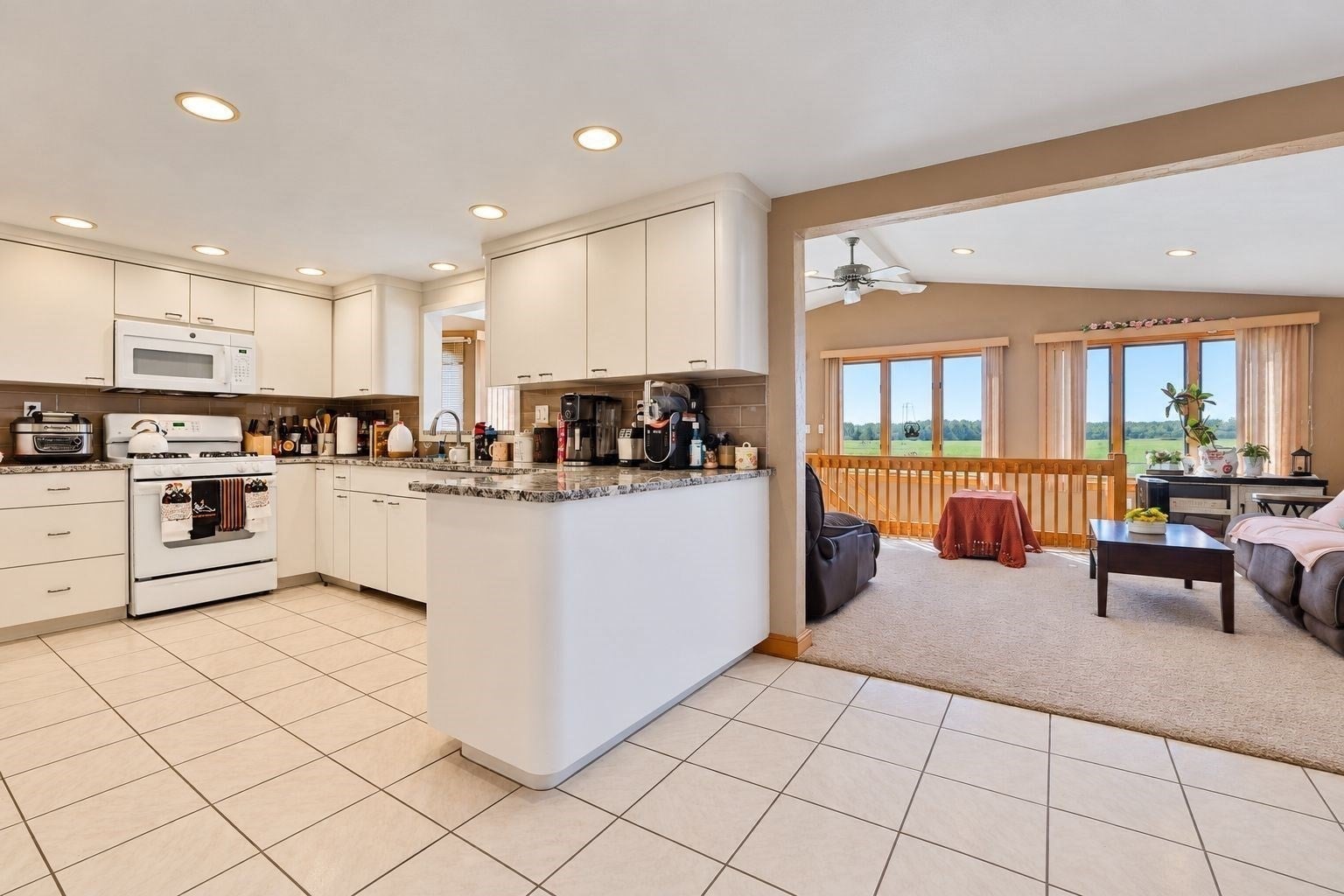 25 Venice Ave, Saugus, MA, 25 Venice Ave, Saugus, MA Photo #9