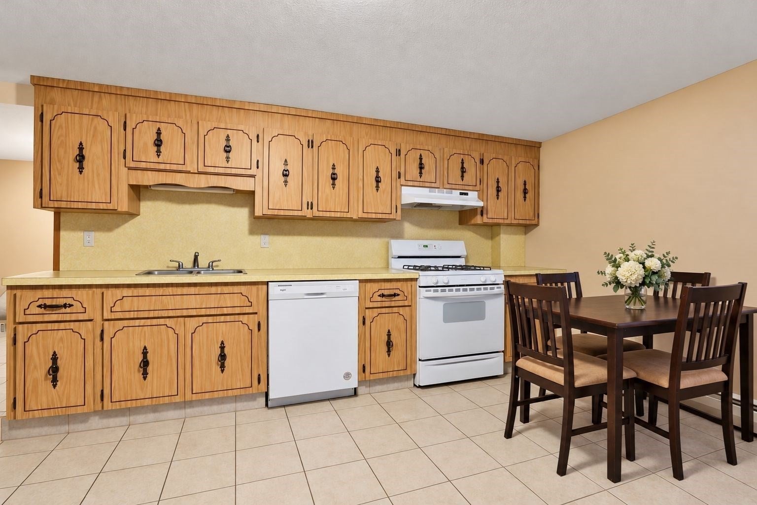 25 Venice Ave, Saugus, MA, 25 Venice Ave, Saugus, MA Photo #30