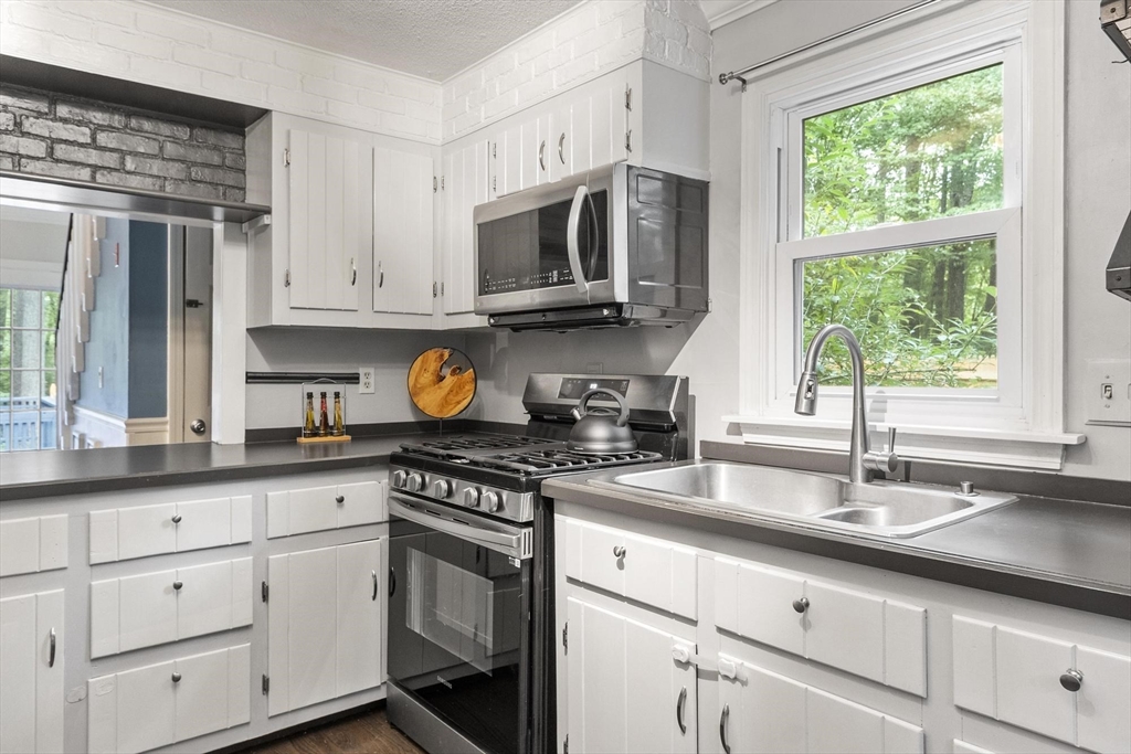 37 Swamp RD, Montague, MA Photo #19