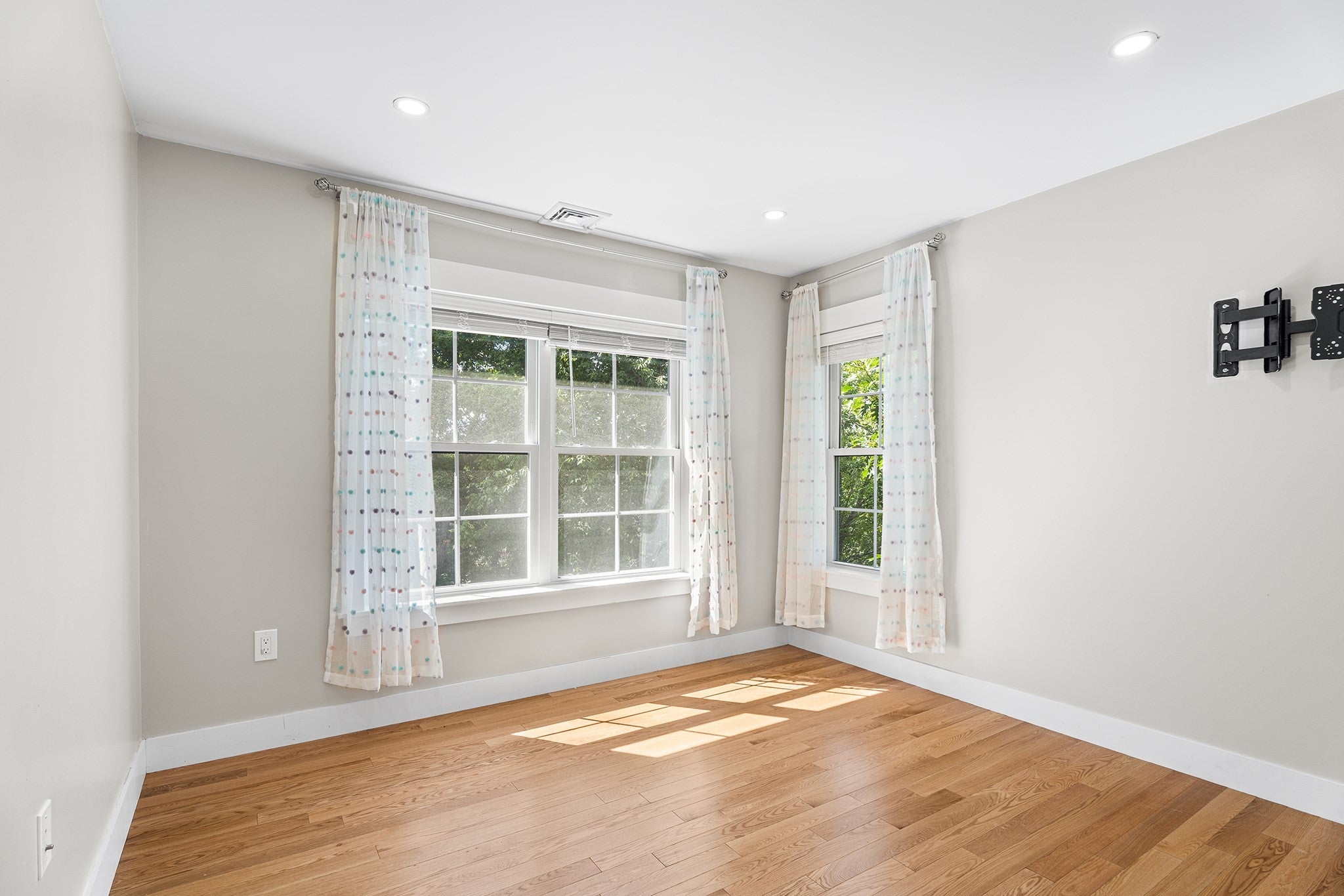 30 Valmor St, Worcester, MA, 30 Valmor St, Worcester, MA Photo #23