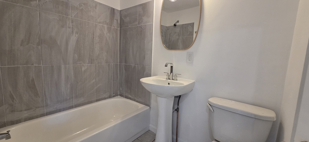 206 Chelsea ST #2, Boston, MA Photo #8