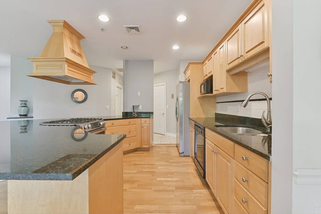10 Northwood Dr 301