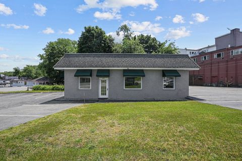 235 Taunton Ave Seekonk MA 02771