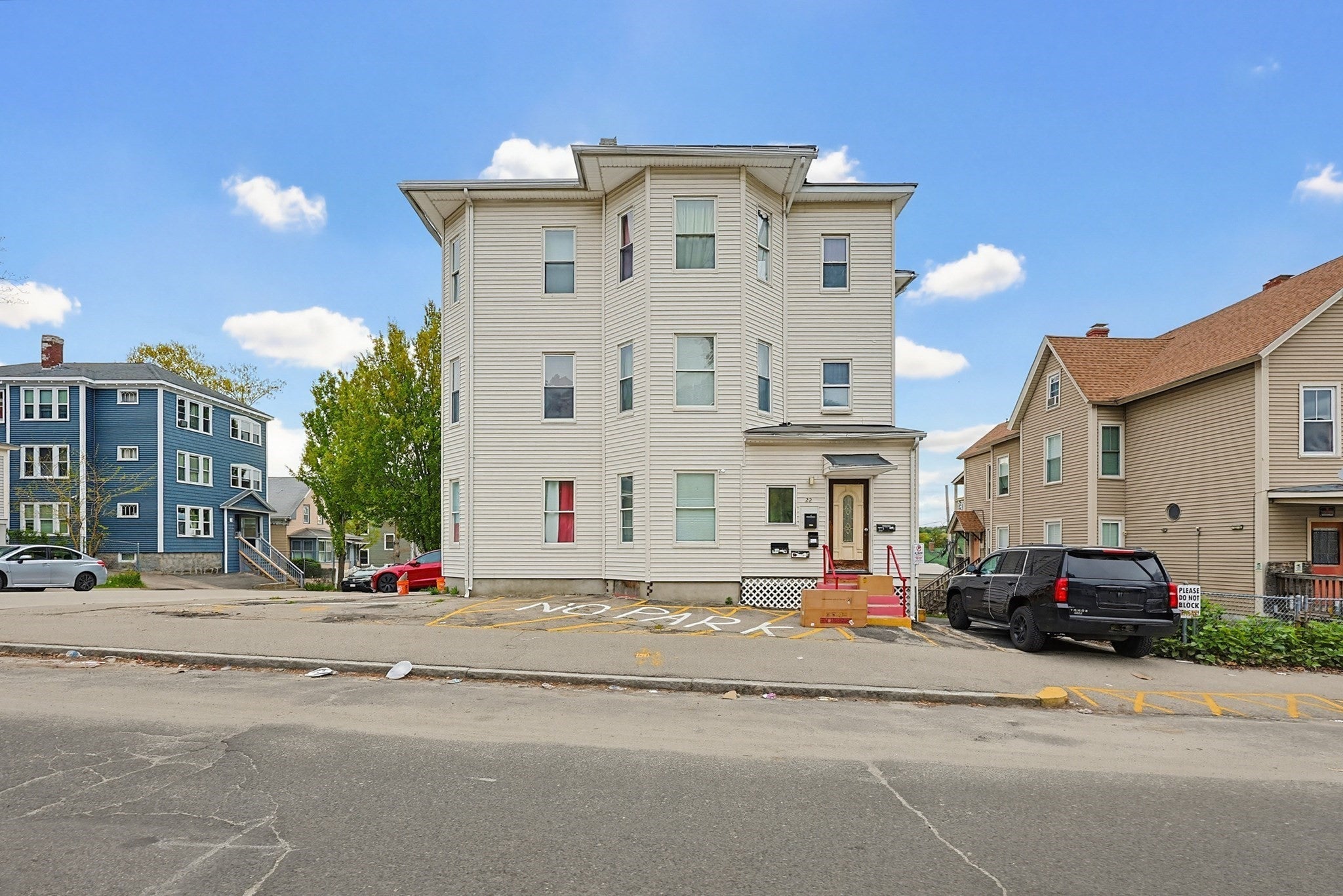 22 Hollywood St