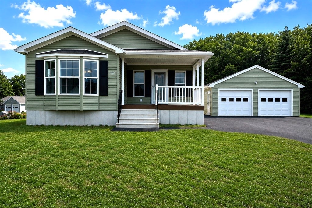 102 Topaz Terrace