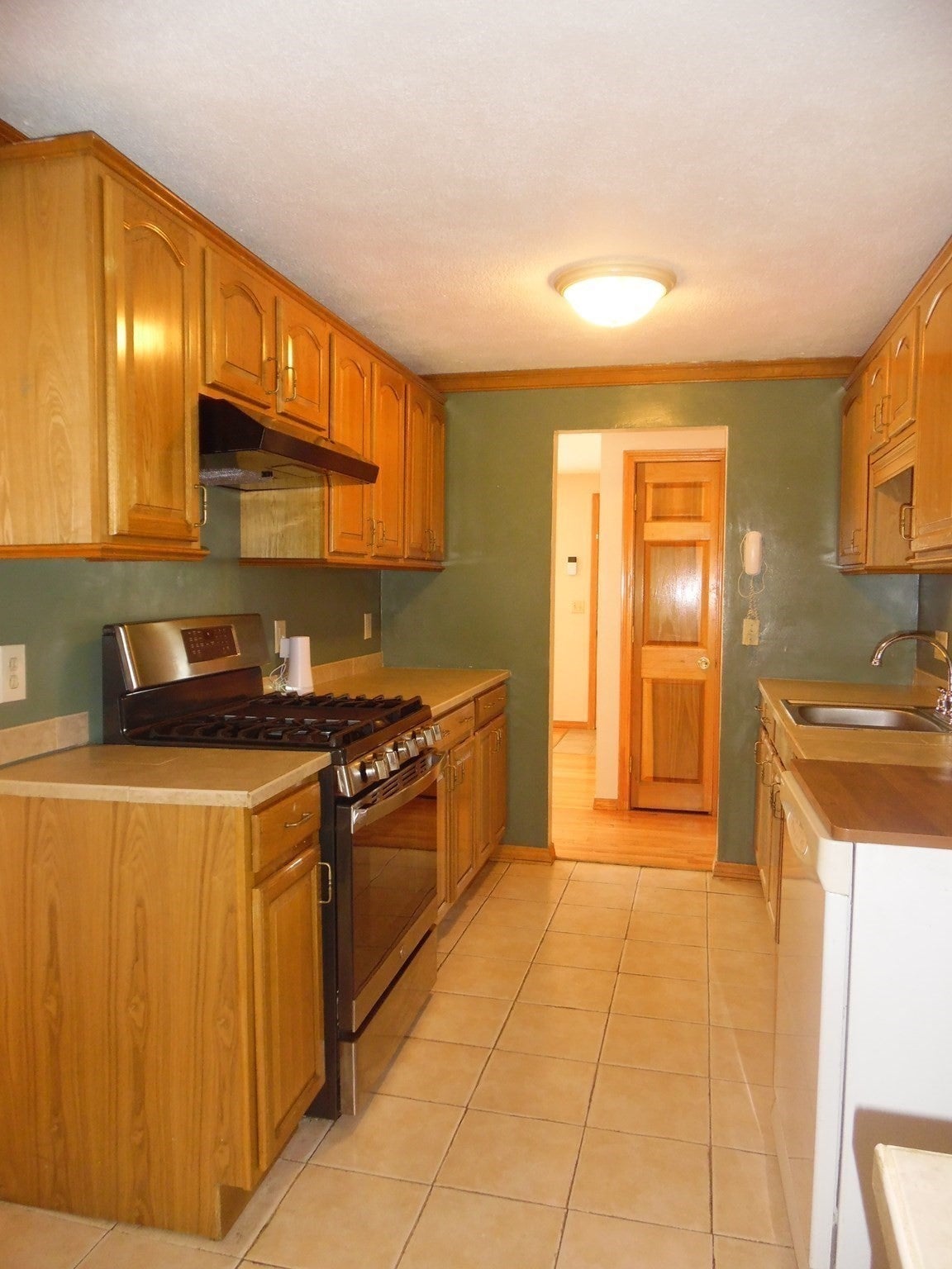 21 Burnside Drive, Swansea, MA Photo #8