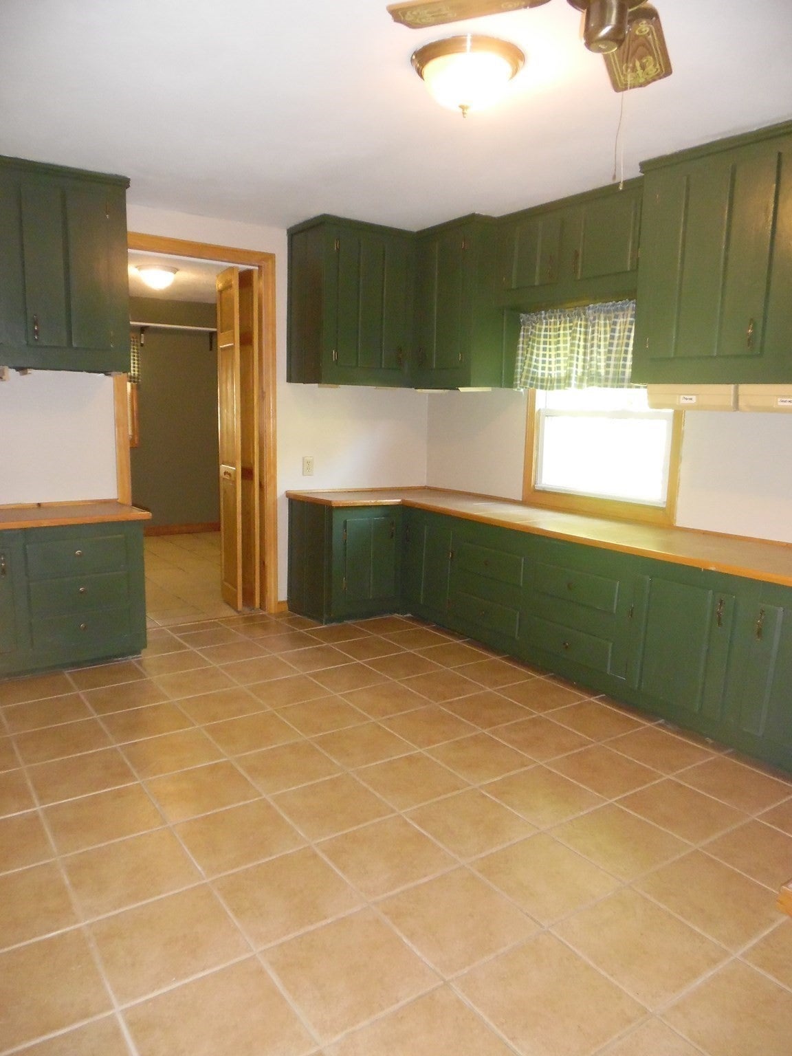 21 Burnside Drive, Swansea, MA Photo #17