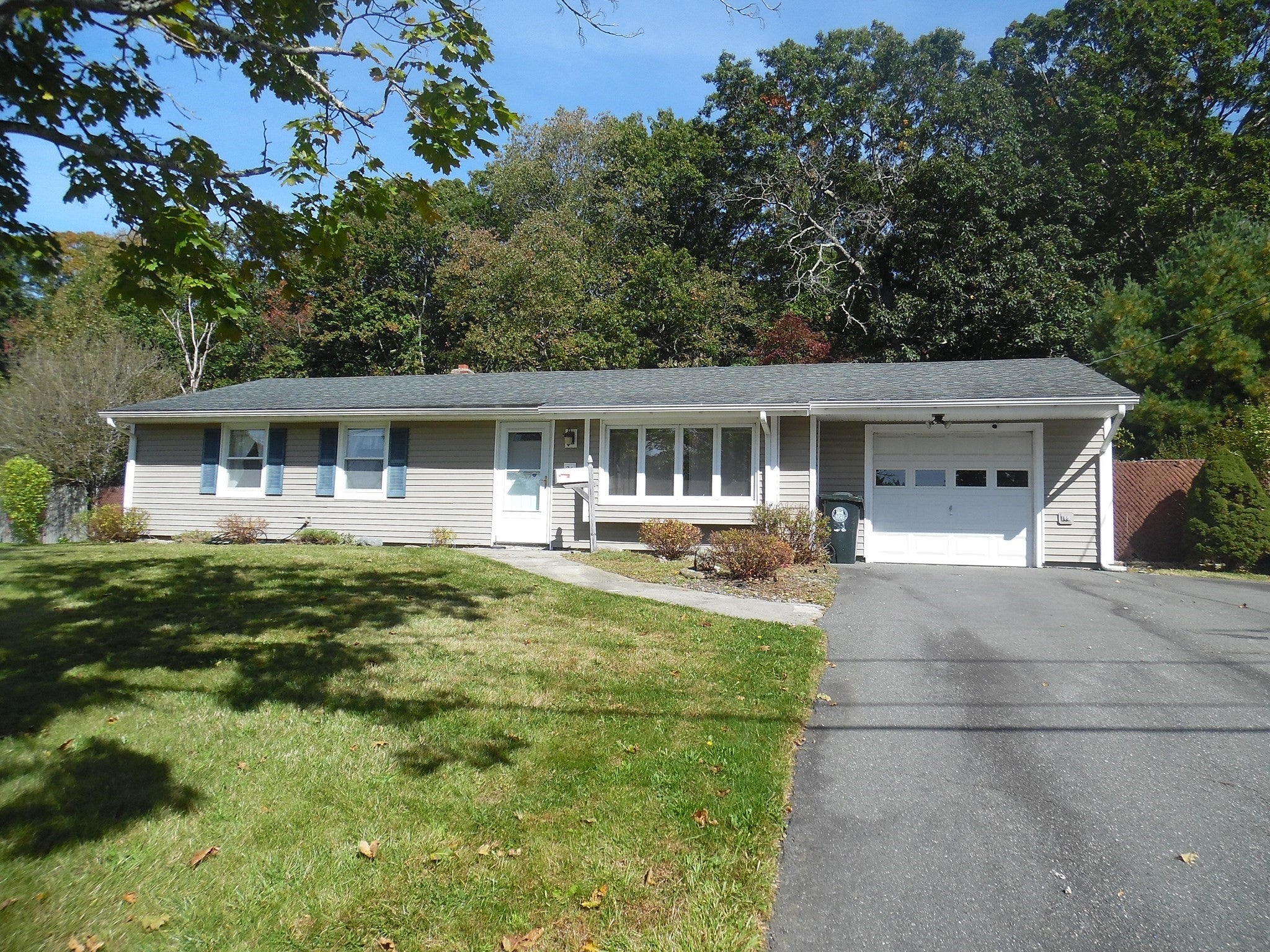 21 Burnside Drive, Swansea, MA Photo #1