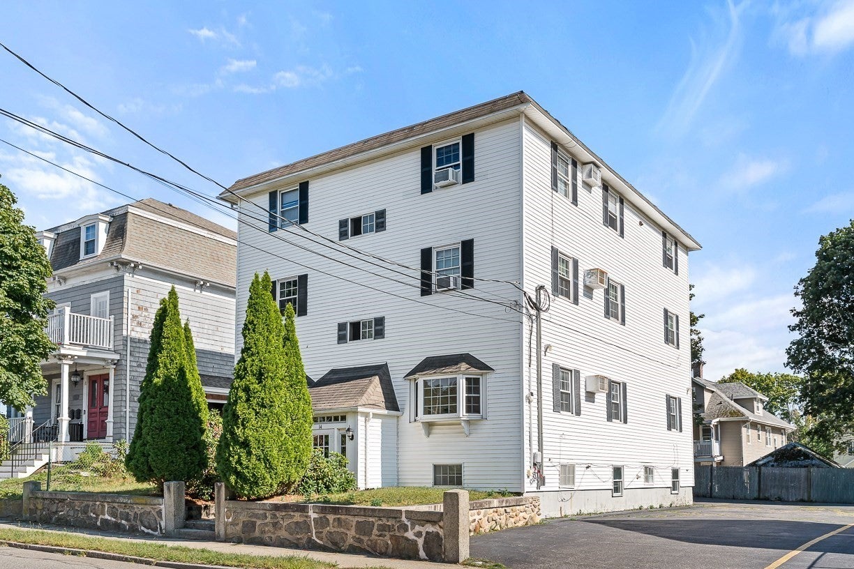14 W Water St #1, Wakefield, MA Photo #1