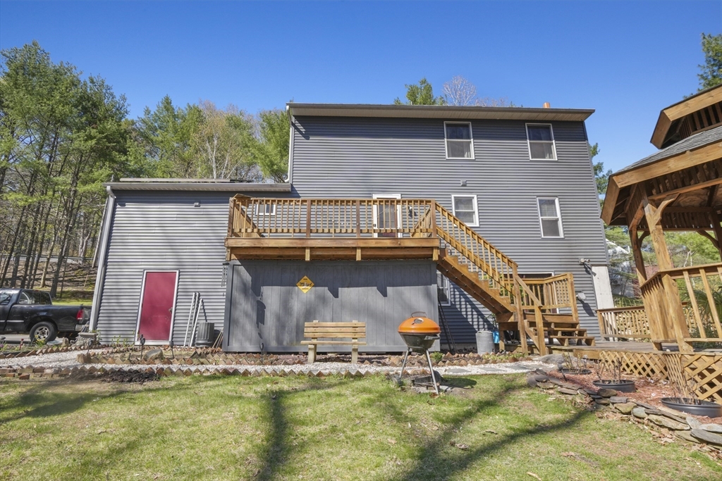 326 W River St