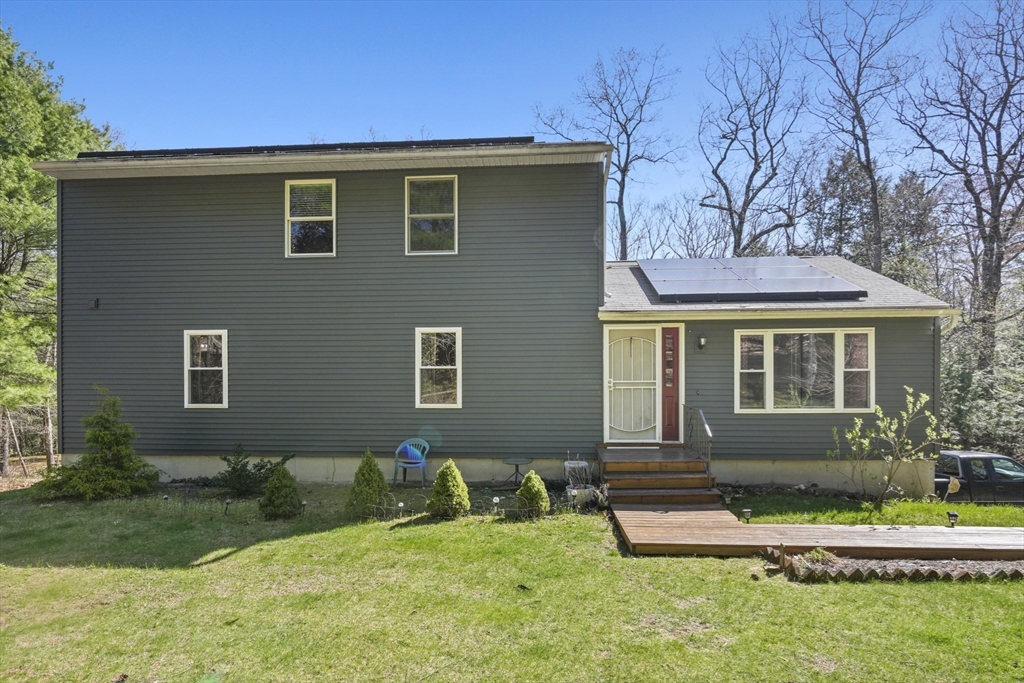 326 W River St