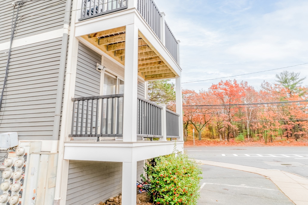 4873 Washington St 1