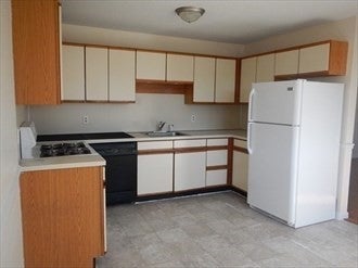 64 Tennis Plaza Rd #2, Dracut, MA Photo #5