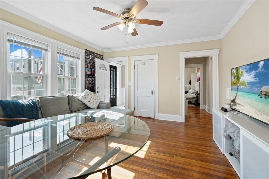86 Chester Ave 1