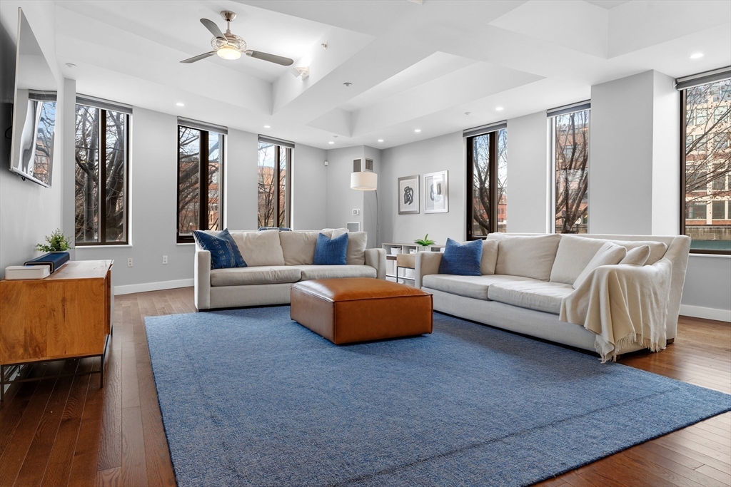 1313 Washington St 206