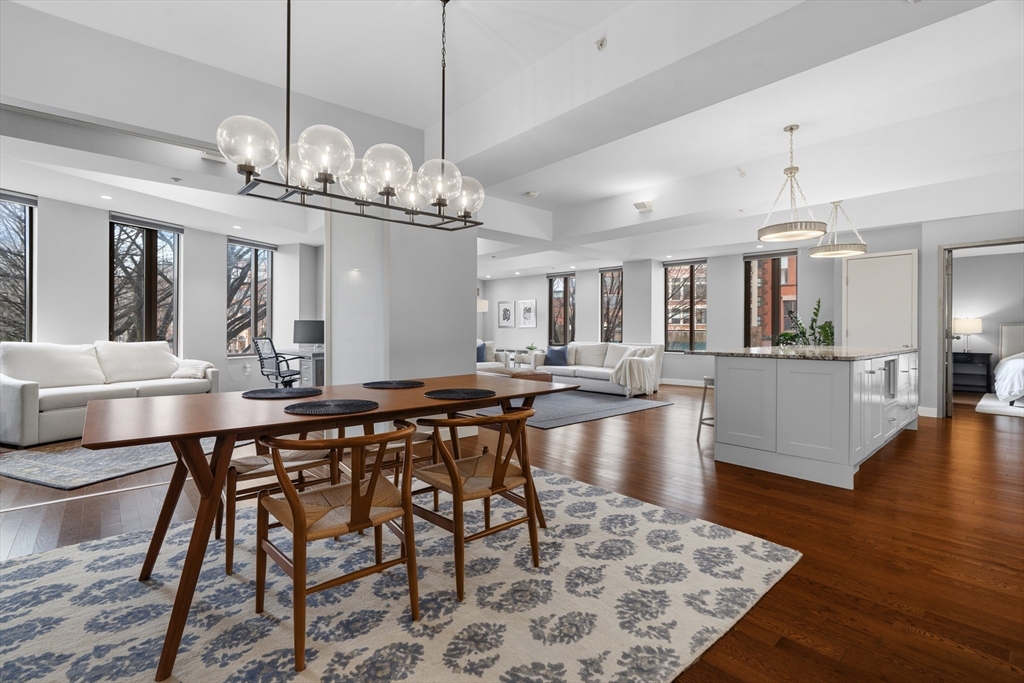 1313 Washington St 206