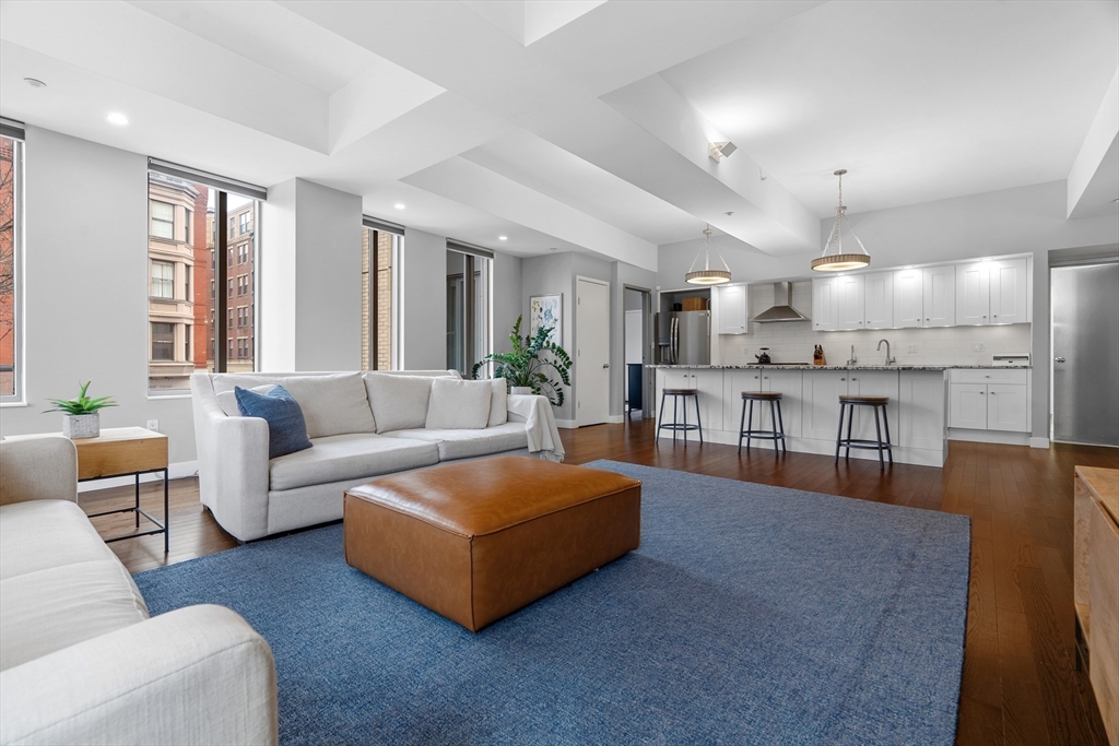 1313 Washington St 206