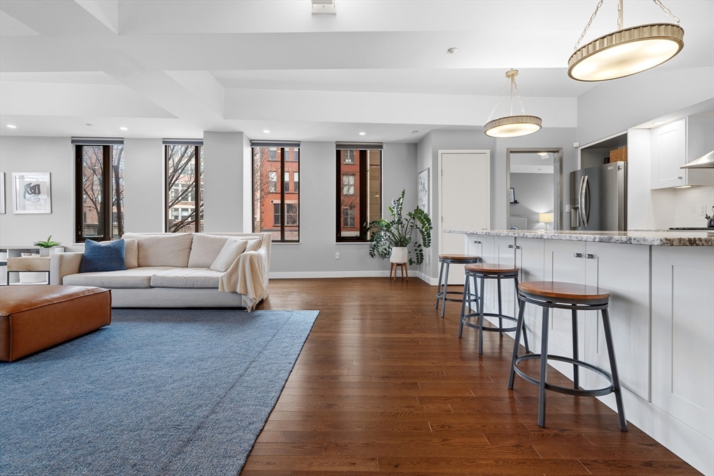 1313 Washington St 206