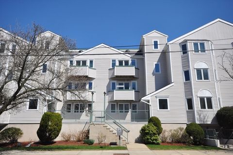 Photo of 618 Boston Ave #4A, Medford, MA 02155 (MLS # 73498814)