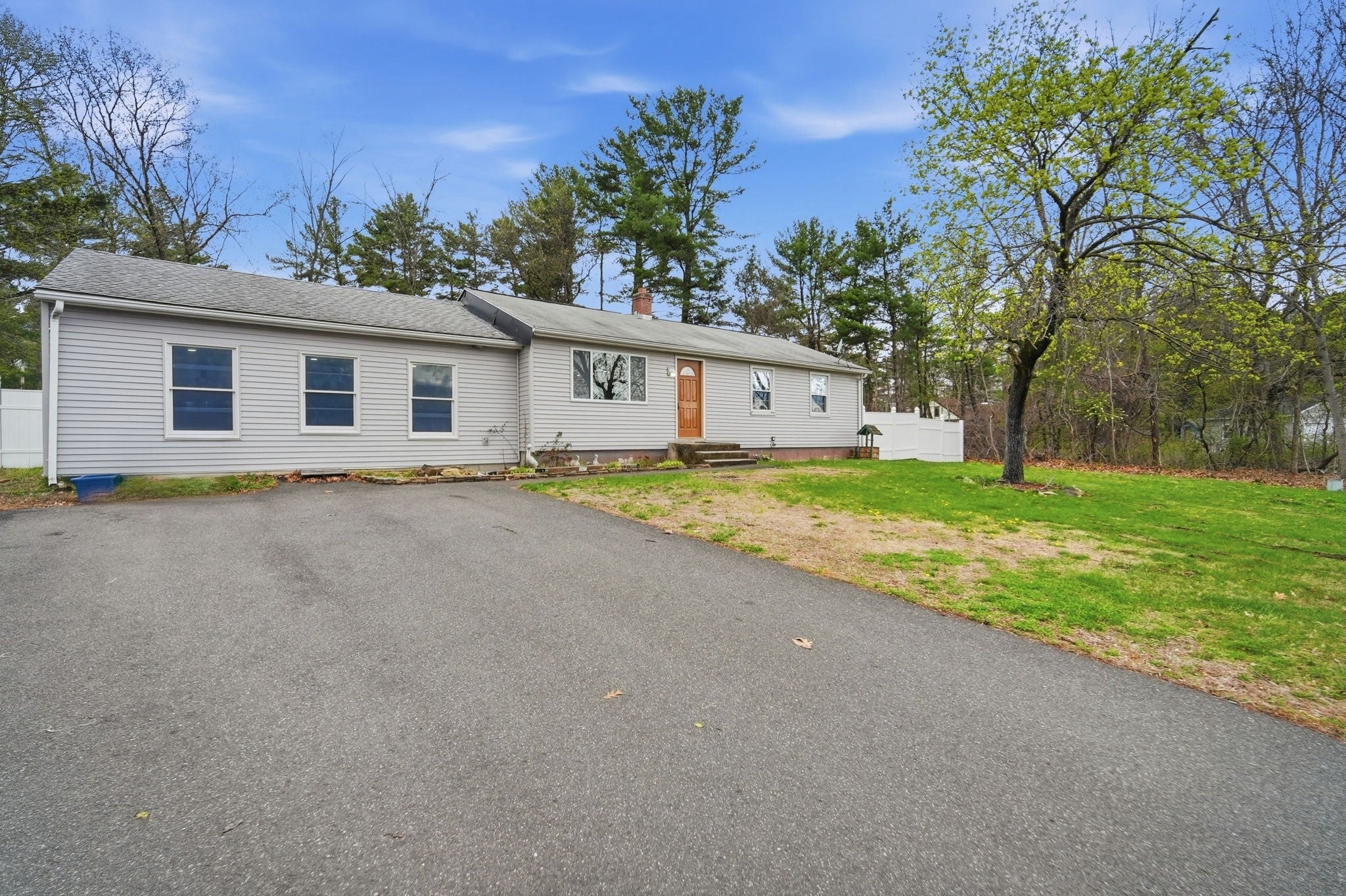 71 Sun Valley Rd, Holyoke, MA, 71 Sun Valley Rd, Holyoke, MA Photo #4