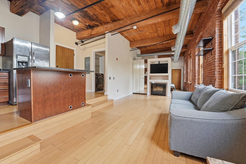 1511 Main St C405