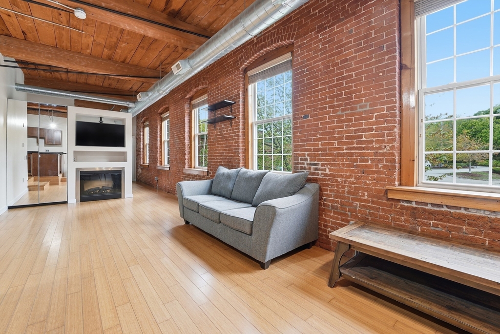 1511 Main St C405