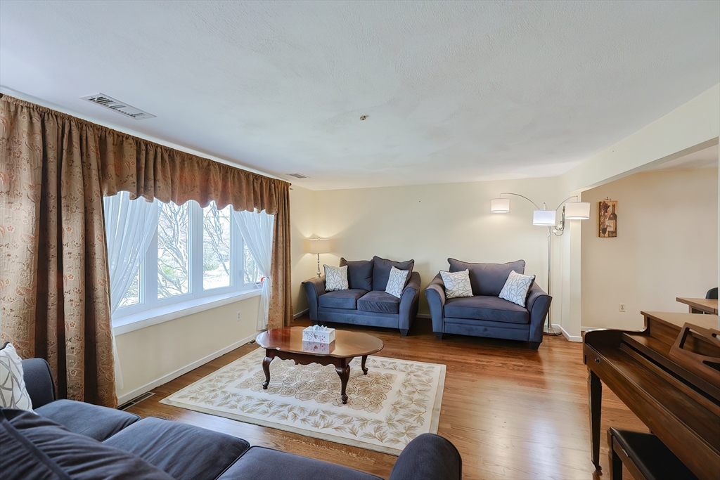 222 Evergreen Ave