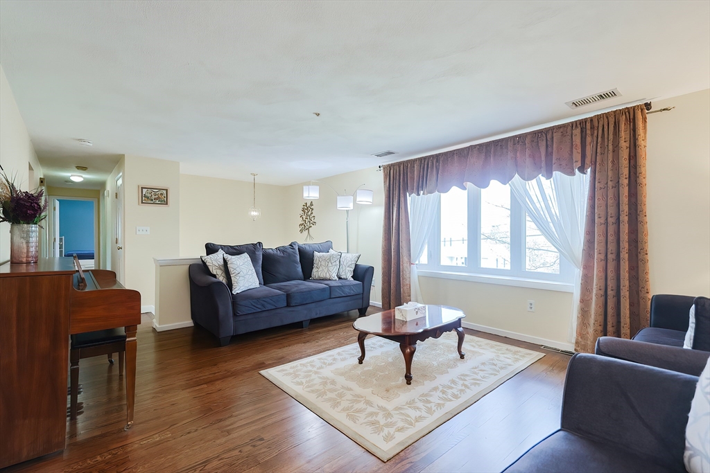 222 Evergreen Ave