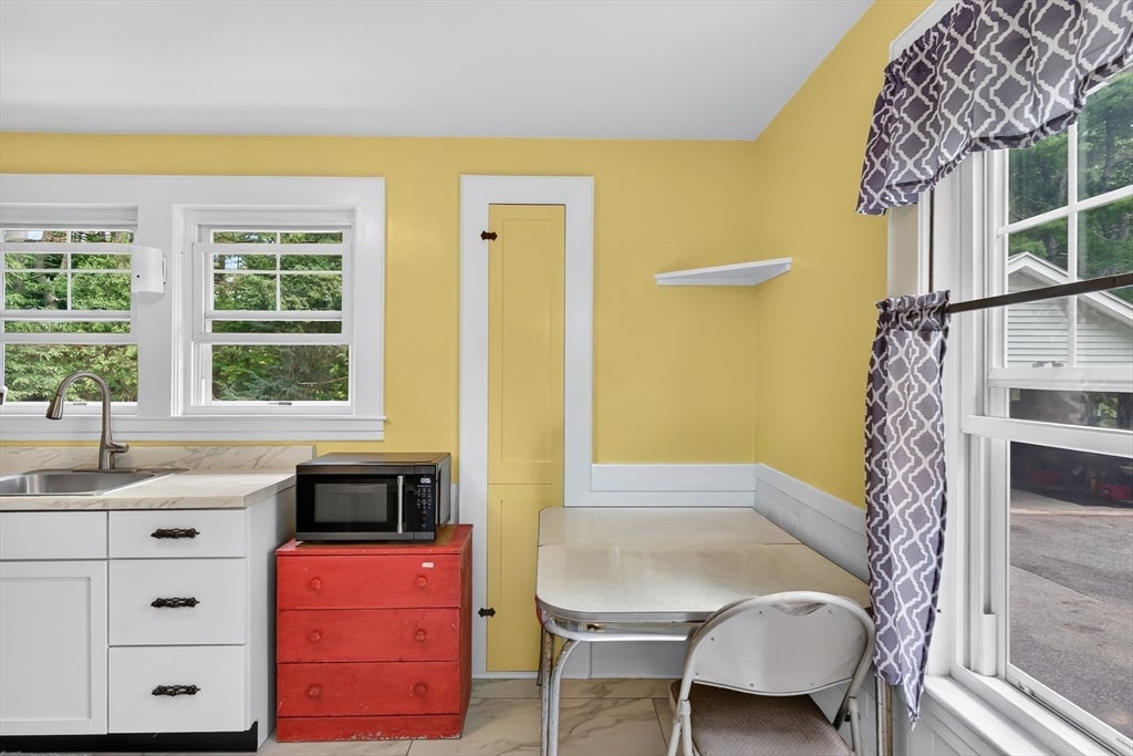 46 Tilton Ave, Lunenburg, MA Photo #9
