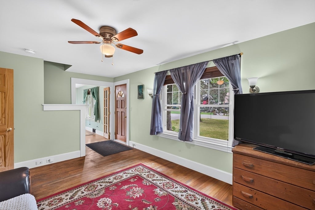 46 Tilton Ave, Lunenburg, MA Photo #12