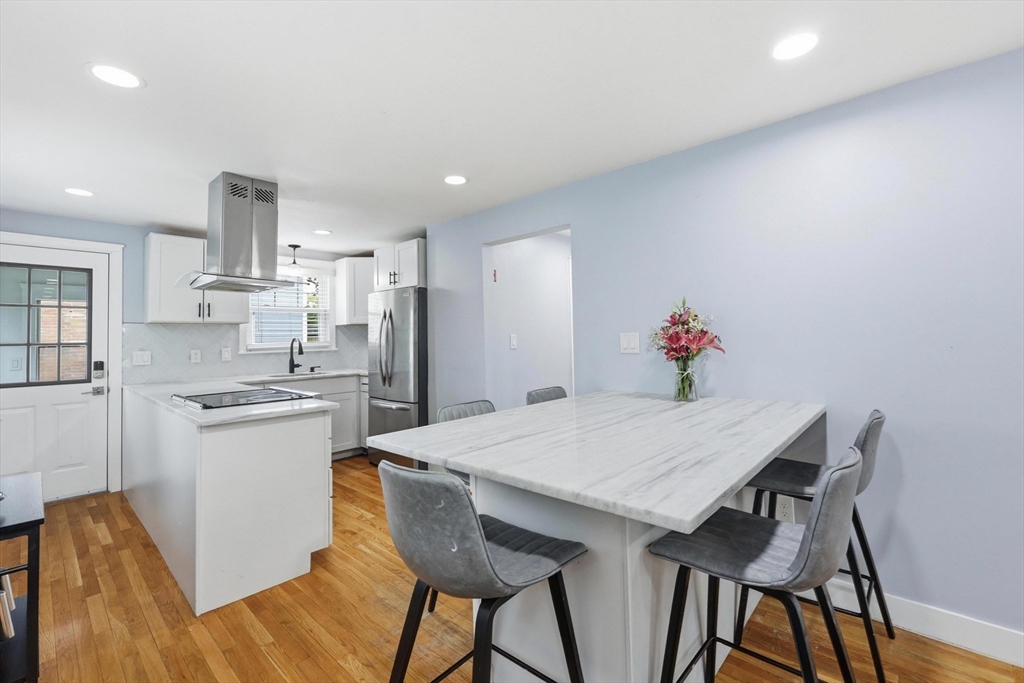 24 Warren Ave