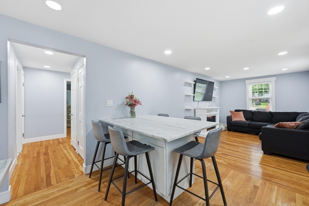 24 Warren Ave