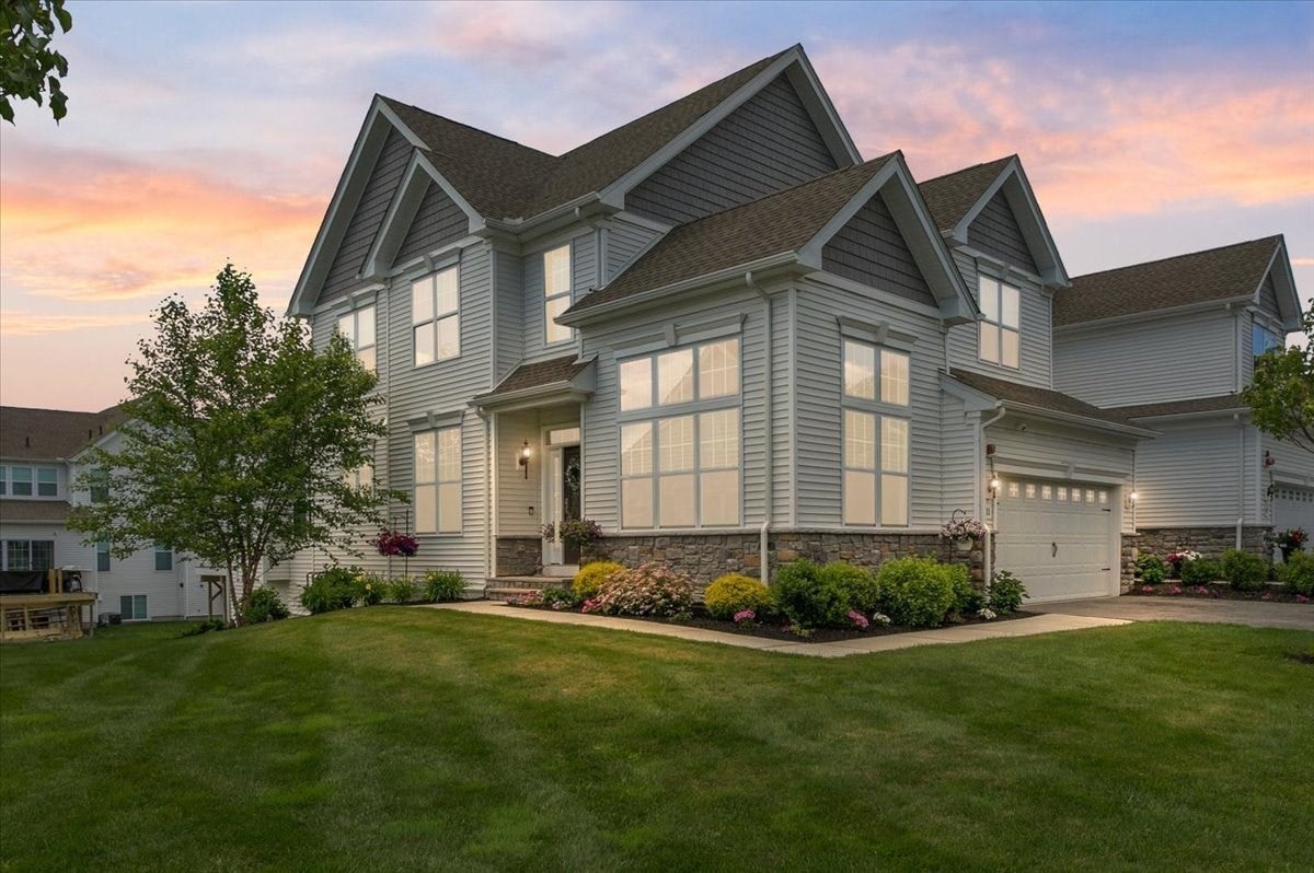 11 Hummingbird Way 11