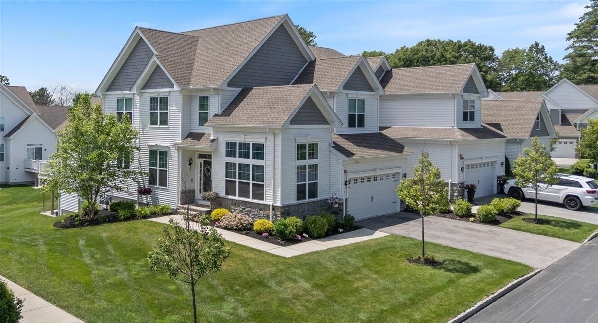 11 Hummingbird Way 11