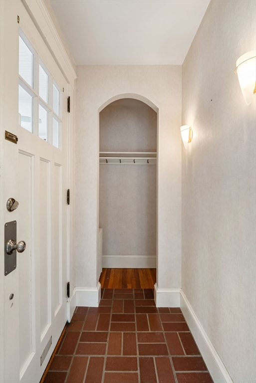 5 Frankwood Ave