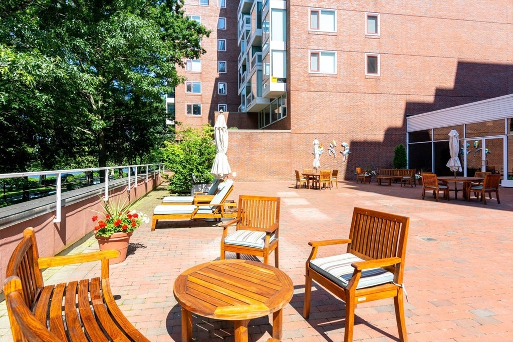 975 Memorial Drive 403