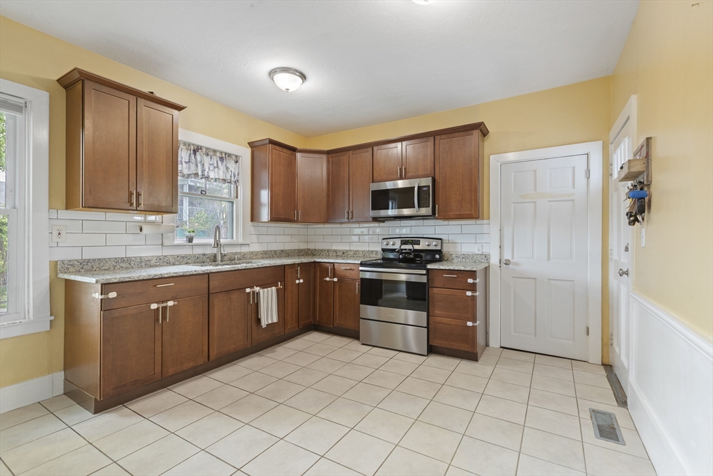 38 Clinton Street, Taunton, MA, 38 Clinton Street, Taunton, MA Photo #4