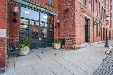 Photo of 172 Middle St #204, Lowell, MA 01852 (MLS # 73578442)