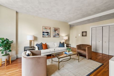 Photo of 37 Saint Paul St #3, Brookline, MA 02446 (MLS # 73439579)
