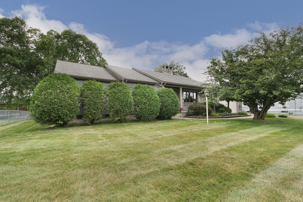 74 Ray St