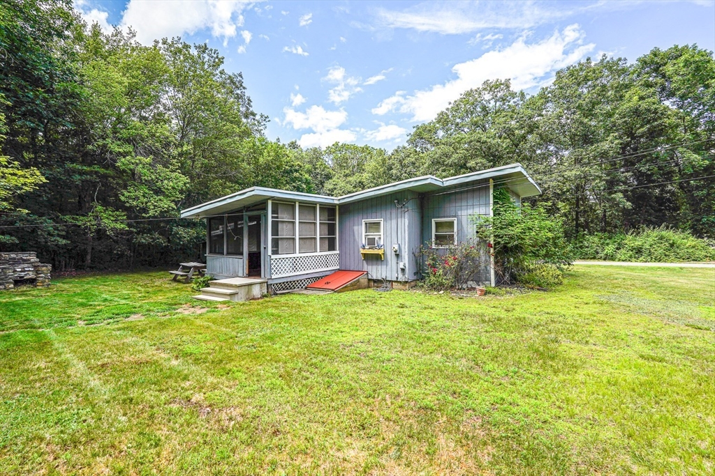 144 Pleasant St