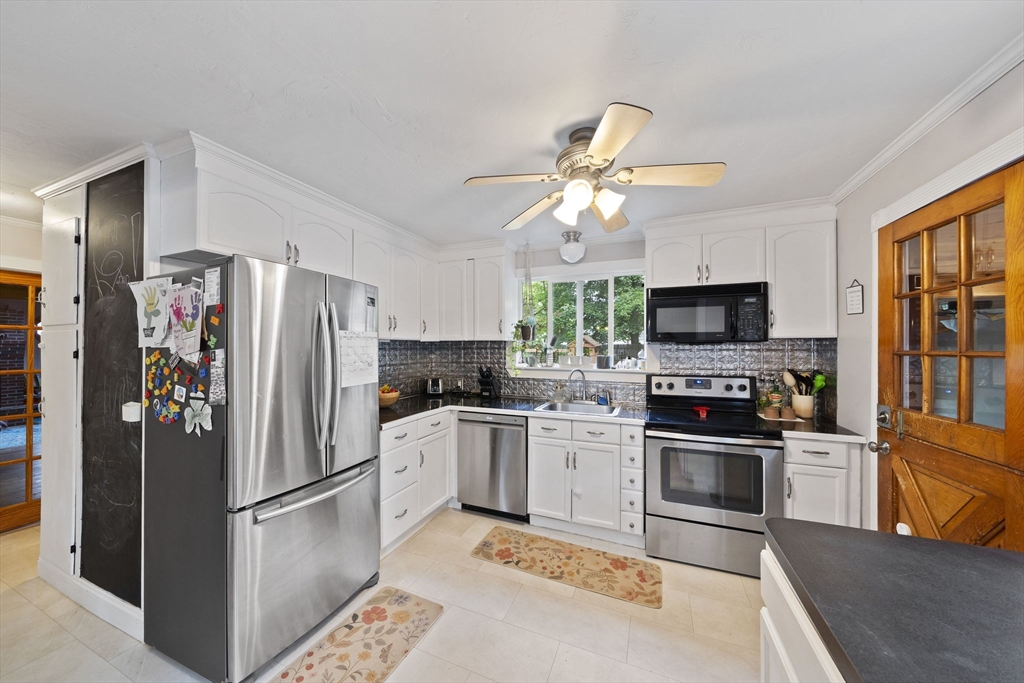 285 Raynor Ave