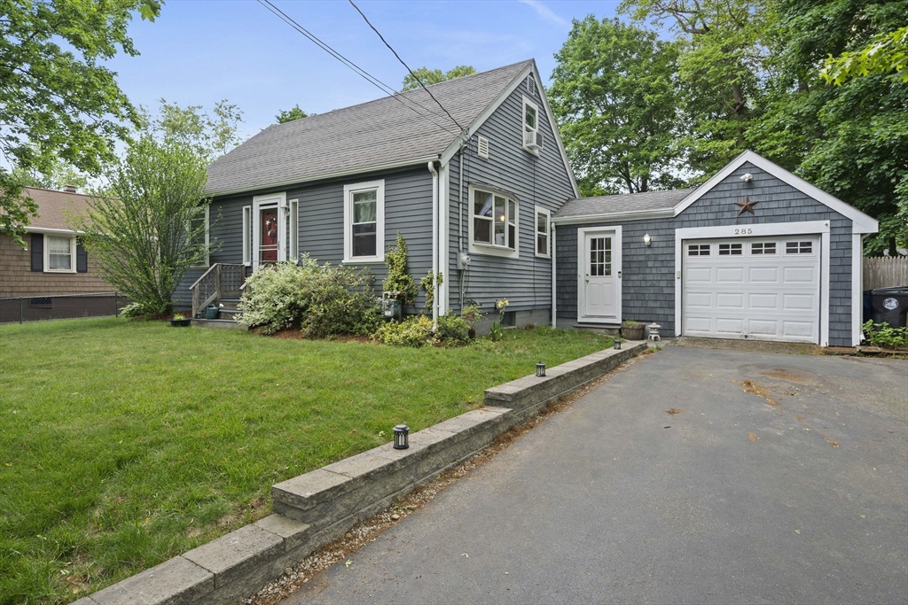 285 Raynor Ave