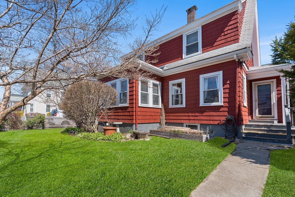 38 Holton St