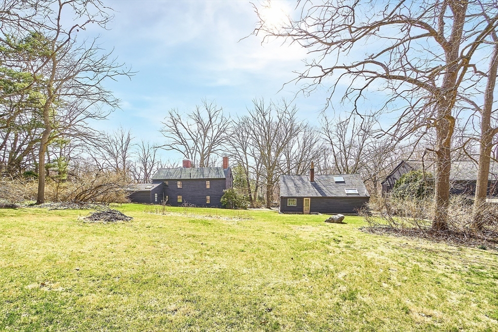 320 Lowell Rd