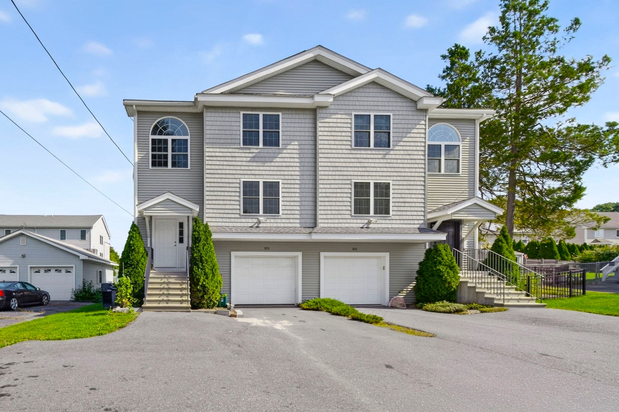 Photo of 103 Commonwealth Ave, Worcester, MA
